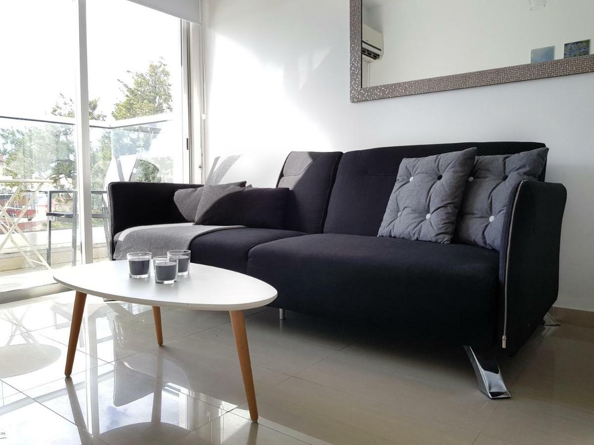 City Pearl - Modern 2 Bed Sea View Apt In City Centre Limassol Exterior foto