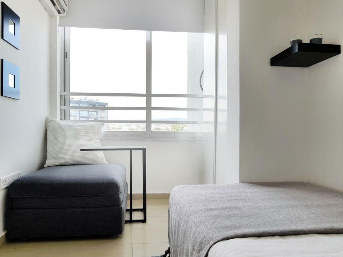 City Pearl - Modern 2 Bed Sea View Apt In City Centre Limassol Exterior foto